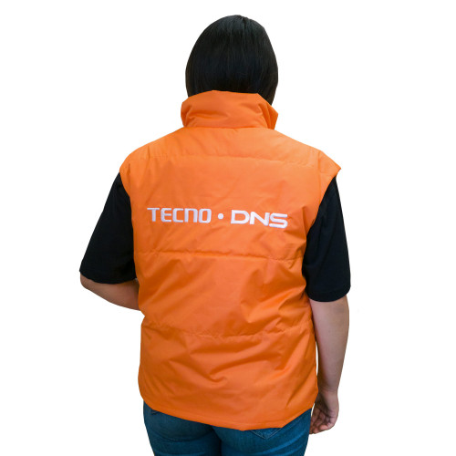 Жилет на синтепоне, однотонный простого кроя, унисекс